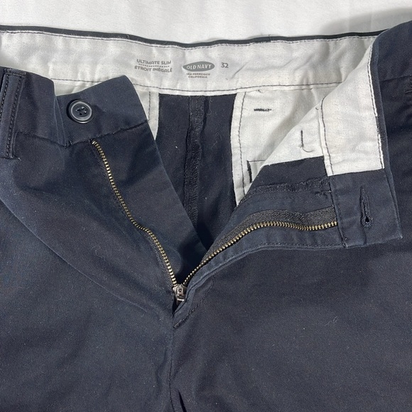 Old Navy mens black Ultimate Slim flat front 9.5 inseam shorts - size 32 - Picture 5 of 9